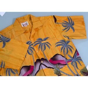VTG Waikiki Creations Camp Yellow Tropical Paradise Pattern Mens Shirt  - Large